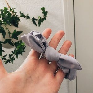 Lululemon bow scrunchie